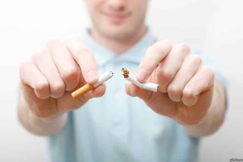 Sigarayı bırakmak erkeklerde gücün hızlı artışına katkıda bulunur